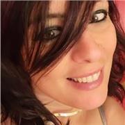 Laureata in giurisprudenza, proveniente da studi classici impartisce lezioni private di latino, diritto e materie umanistiche